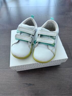 Ten Little Everyday Original X2 (2025) in White and Neon Lime Sz 8/8.5T